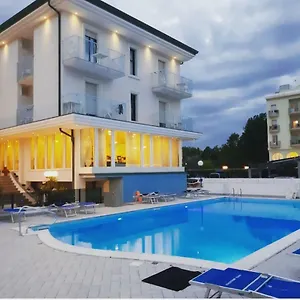 hotel-mercedes-misano-adriatico.riccione-hotels.org/